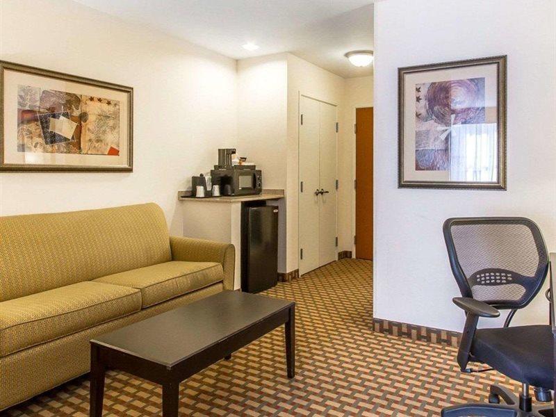 Comfort Inn & Suites Shawnee North Near I-40 Extérieur photo