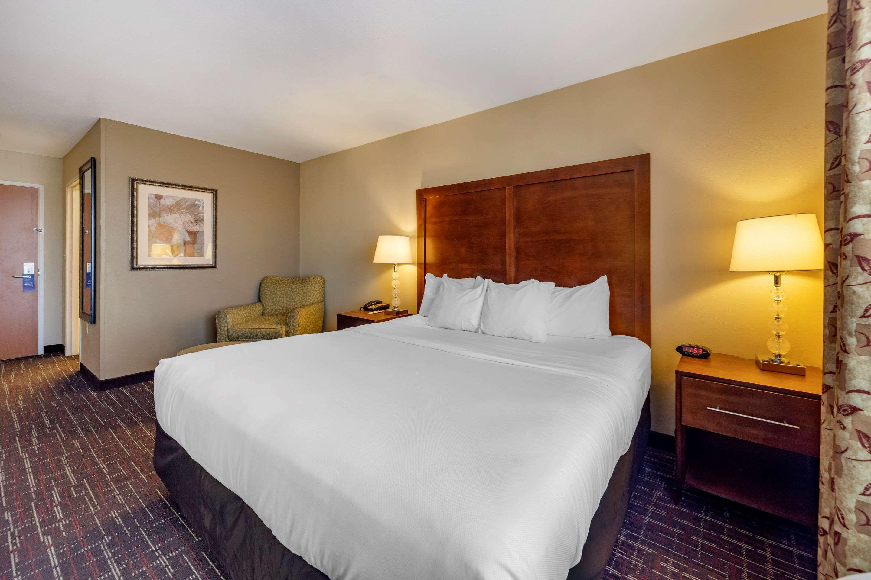 Comfort Inn & Suites Shawnee North Near I-40 Extérieur photo