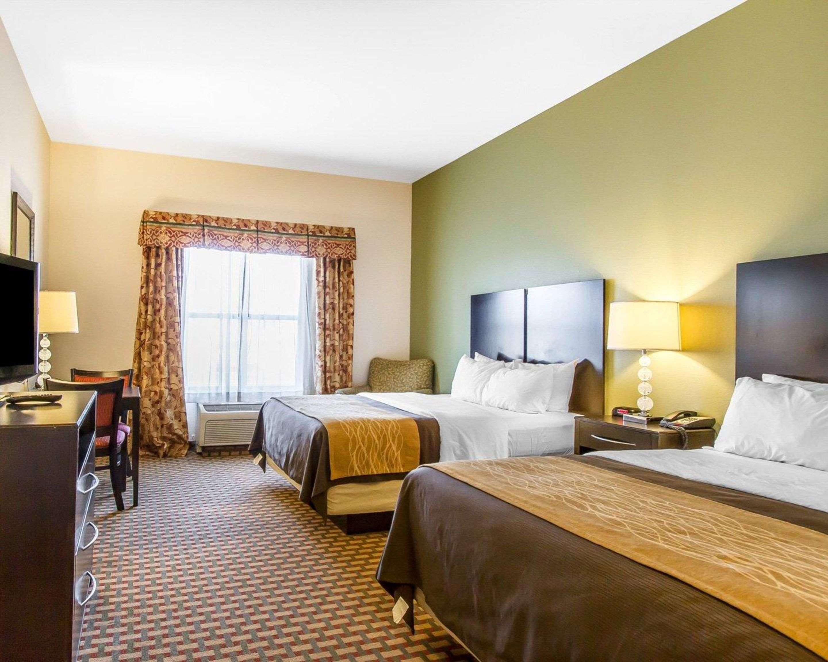 Comfort Inn & Suites Shawnee North Near I-40 Extérieur photo