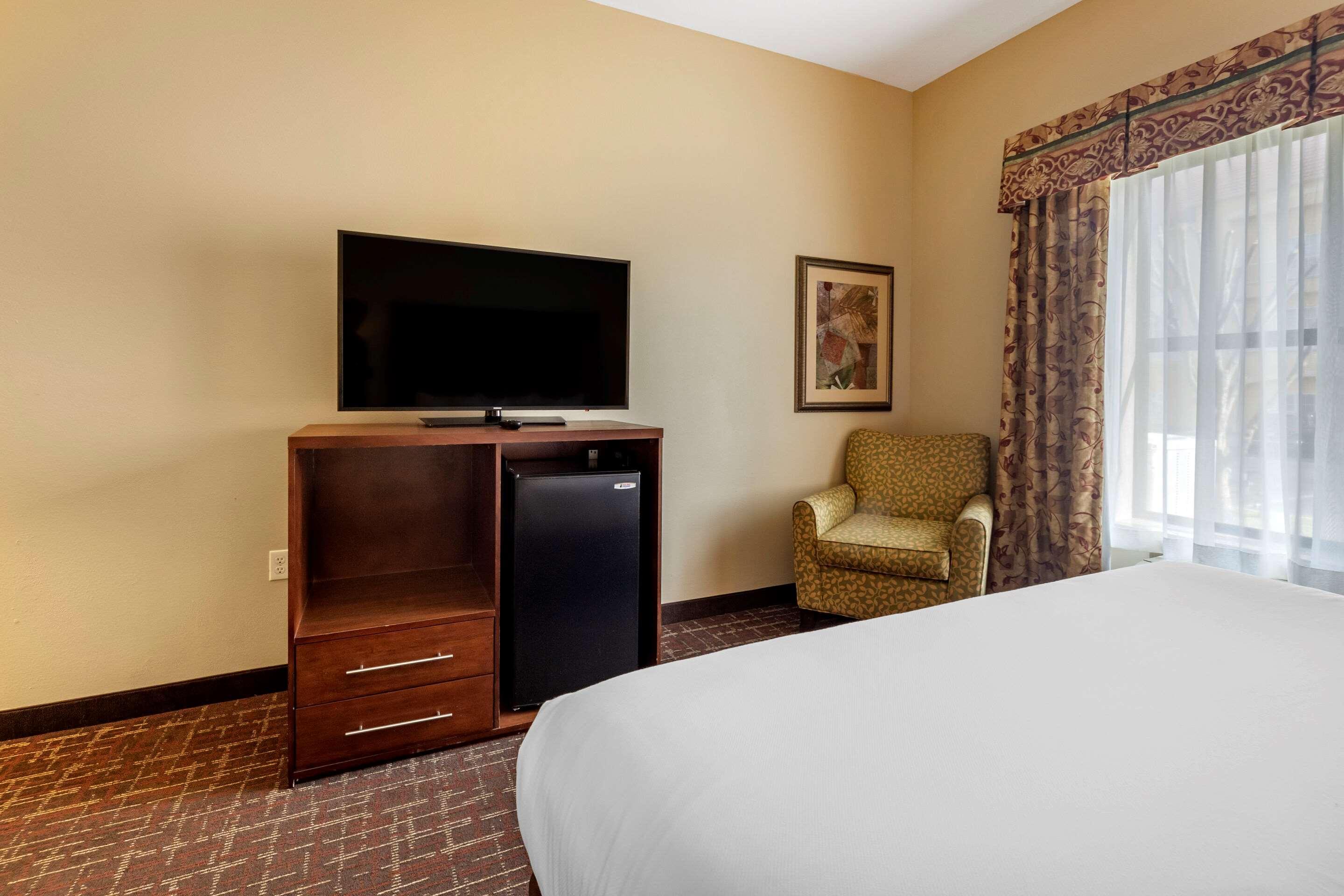 Comfort Inn & Suites Shawnee North Near I-40 Extérieur photo