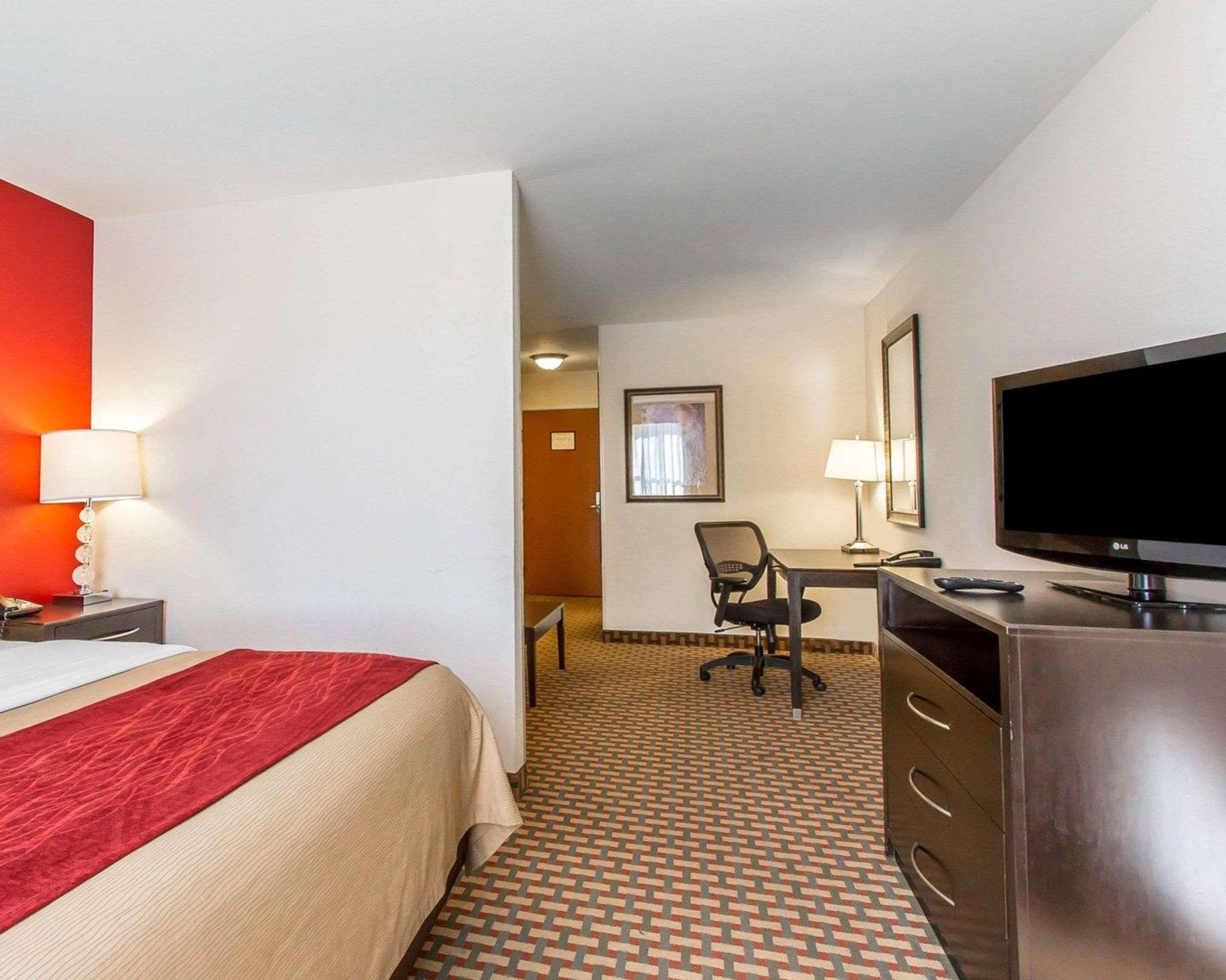 Comfort Inn & Suites Shawnee North Near I-40 Extérieur photo