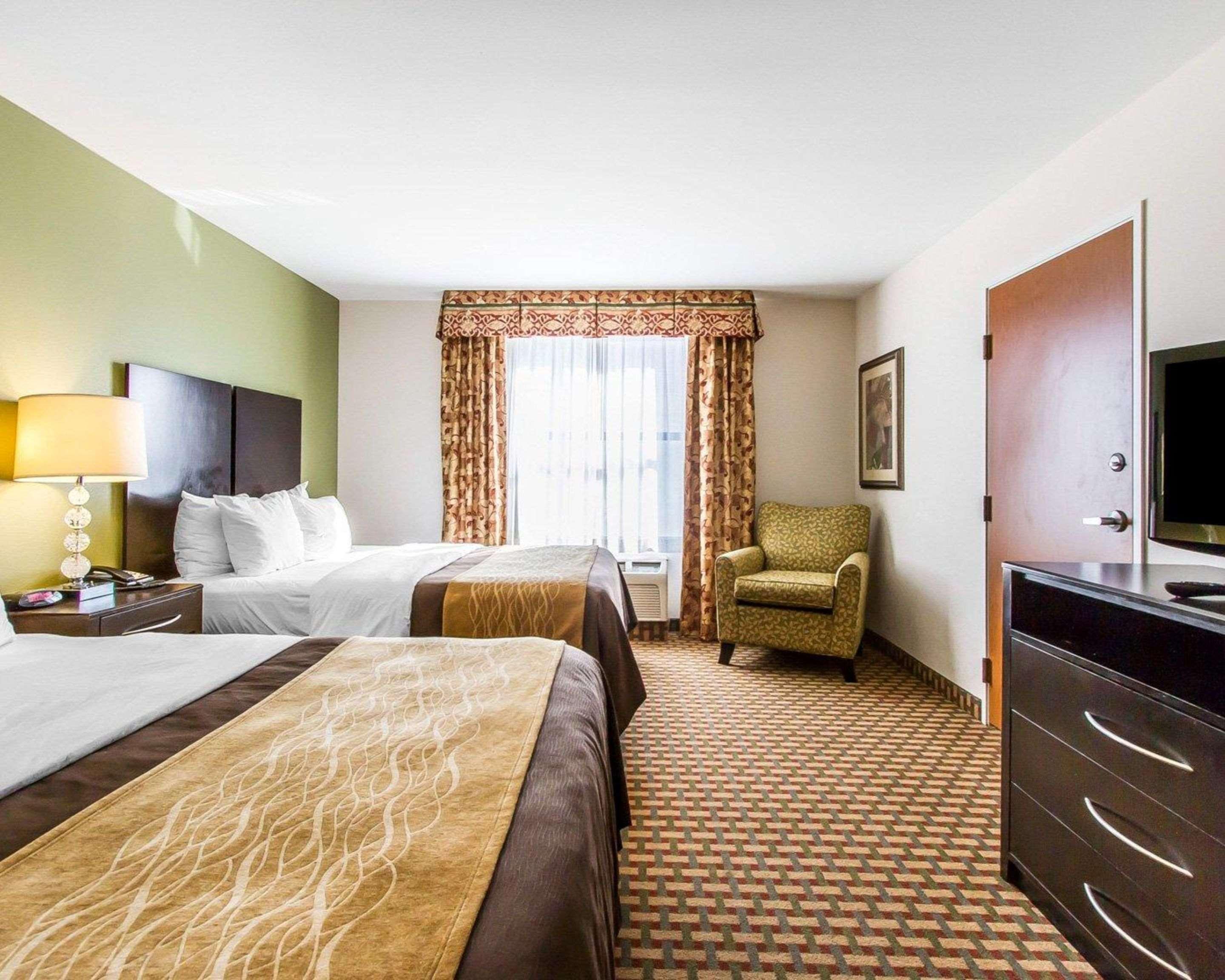 Comfort Inn & Suites Shawnee North Near I-40 Extérieur photo