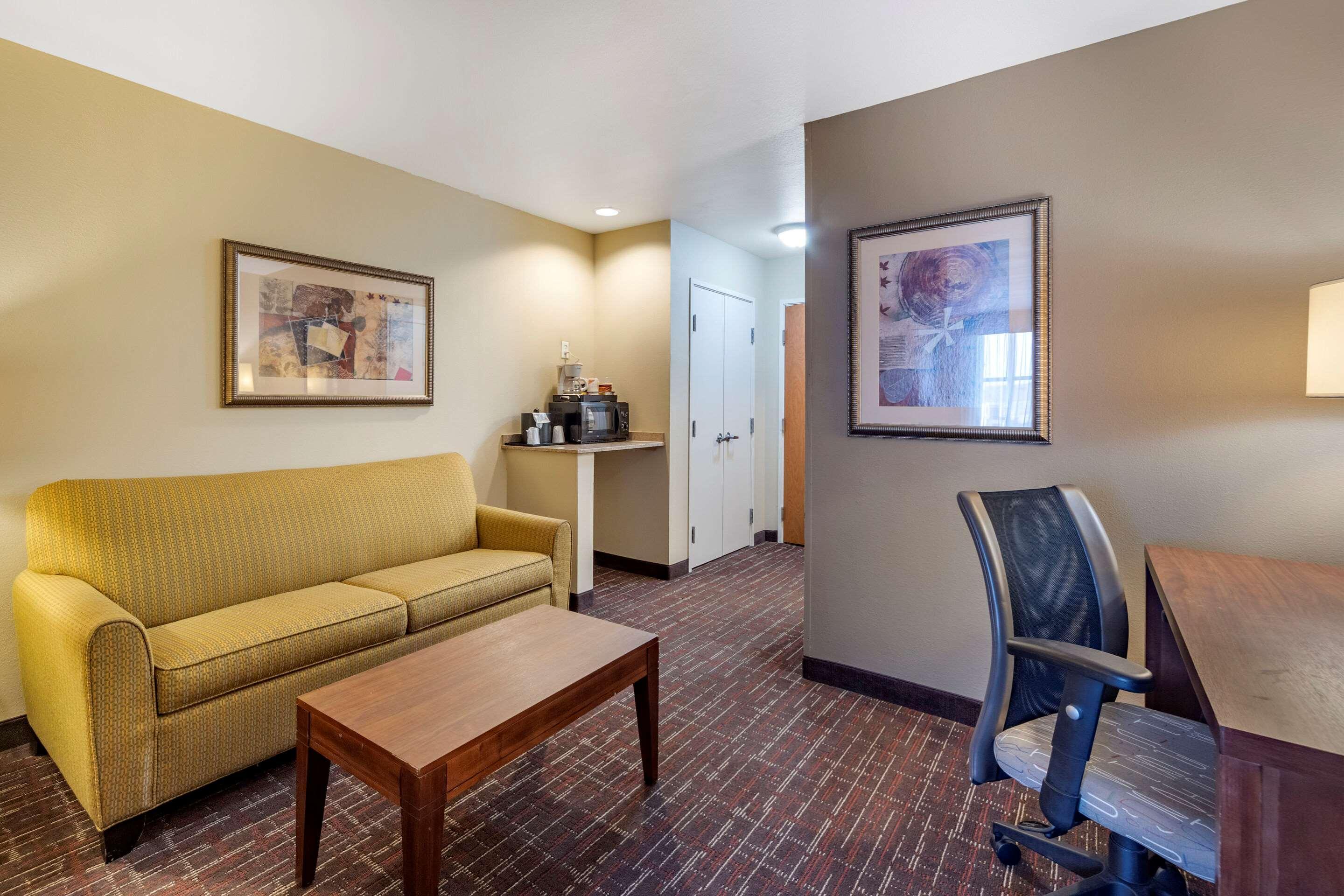 Comfort Inn & Suites Shawnee North Near I-40 Extérieur photo