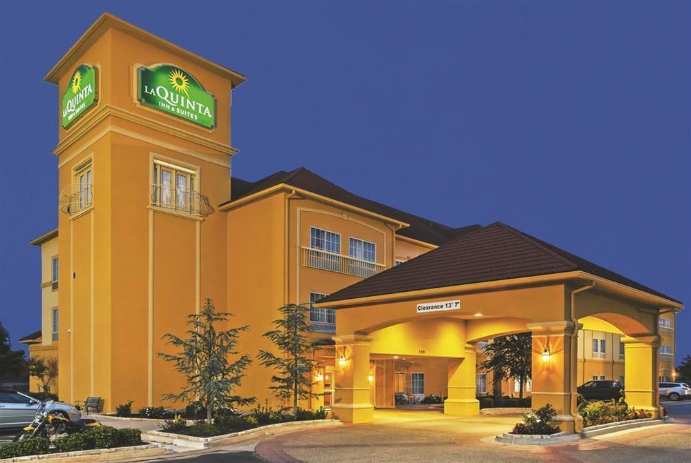 Comfort Inn & Suites Shawnee North Near I-40 Extérieur photo