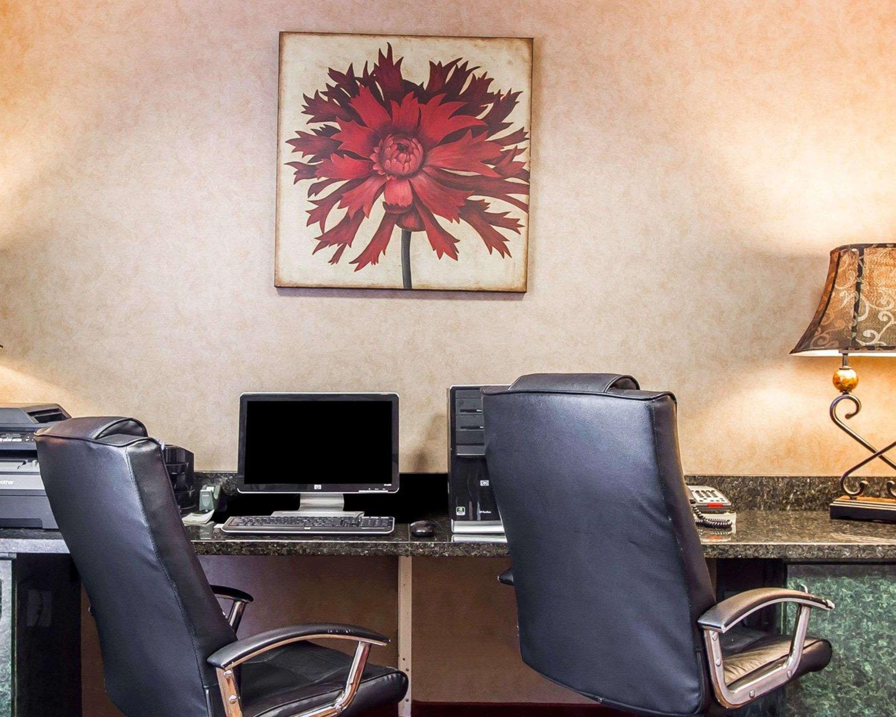 Comfort Inn & Suites Shawnee North Near I-40 Extérieur photo