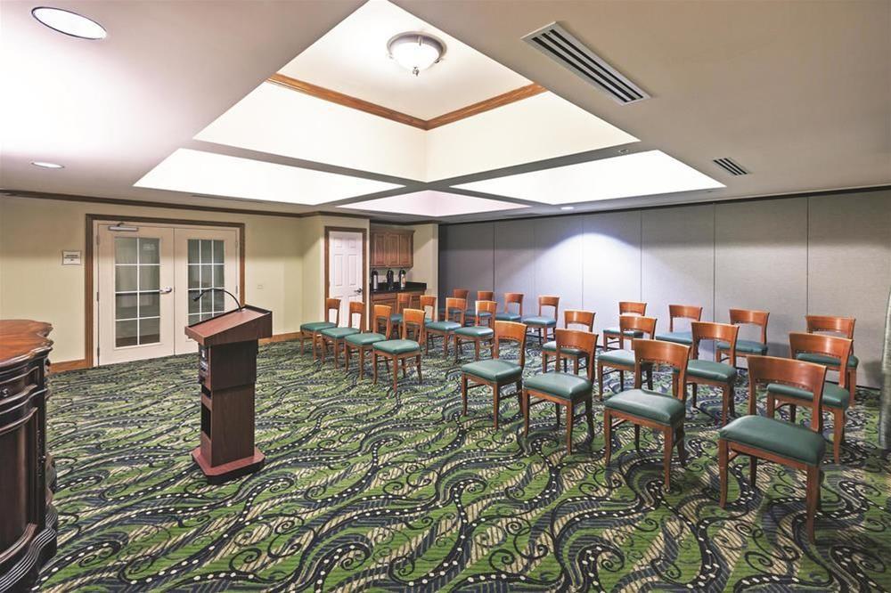 Comfort Inn & Suites Shawnee North Near I-40 Extérieur photo