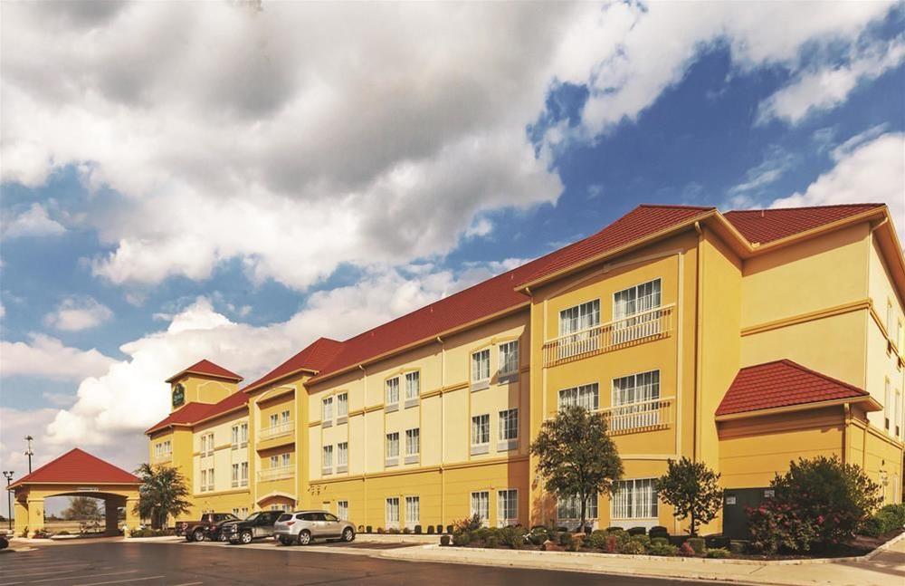 Comfort Inn & Suites Shawnee North Near I-40 Extérieur photo