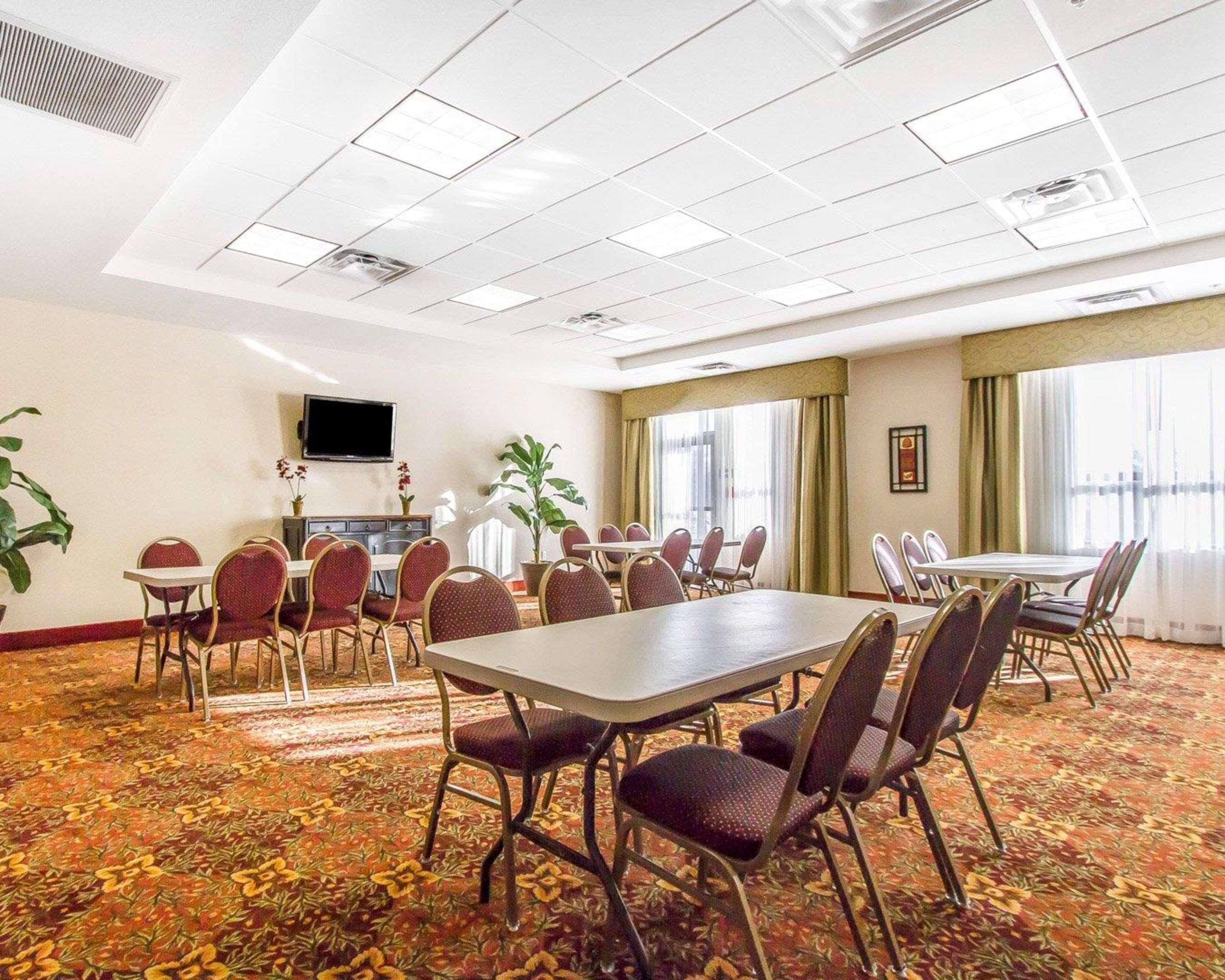 Comfort Inn & Suites Shawnee North Near I-40 Extérieur photo