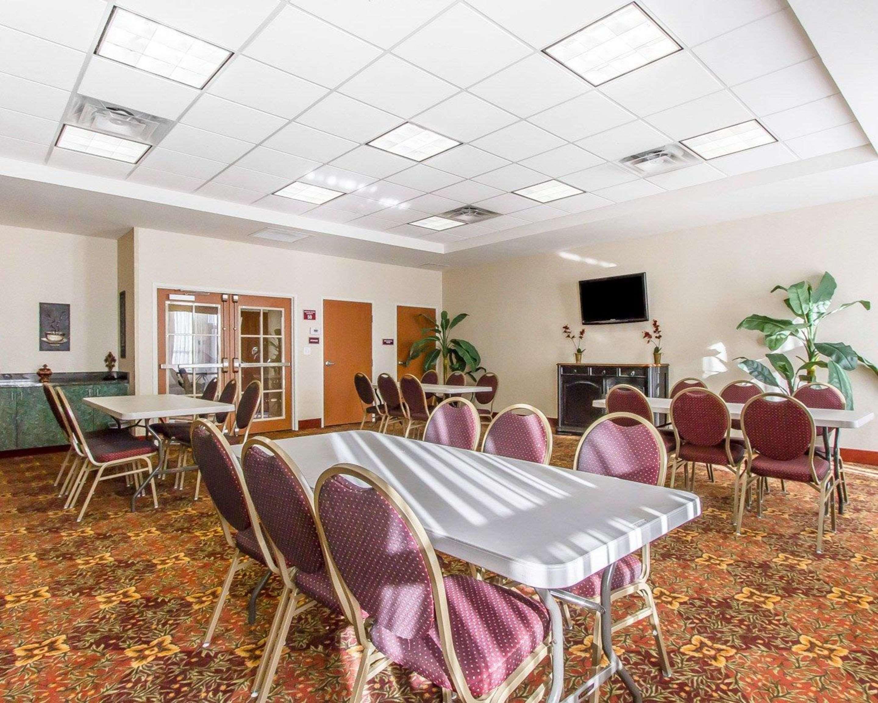 Comfort Inn & Suites Shawnee North Near I-40 Extérieur photo