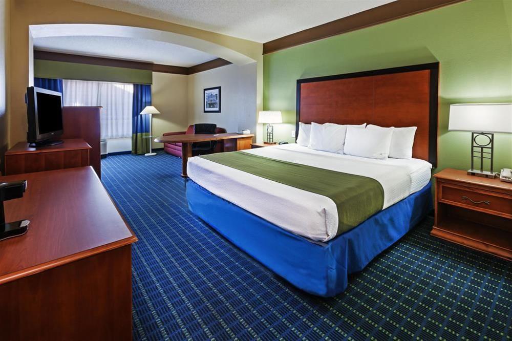 Comfort Inn & Suites Shawnee North Near I-40 Extérieur photo