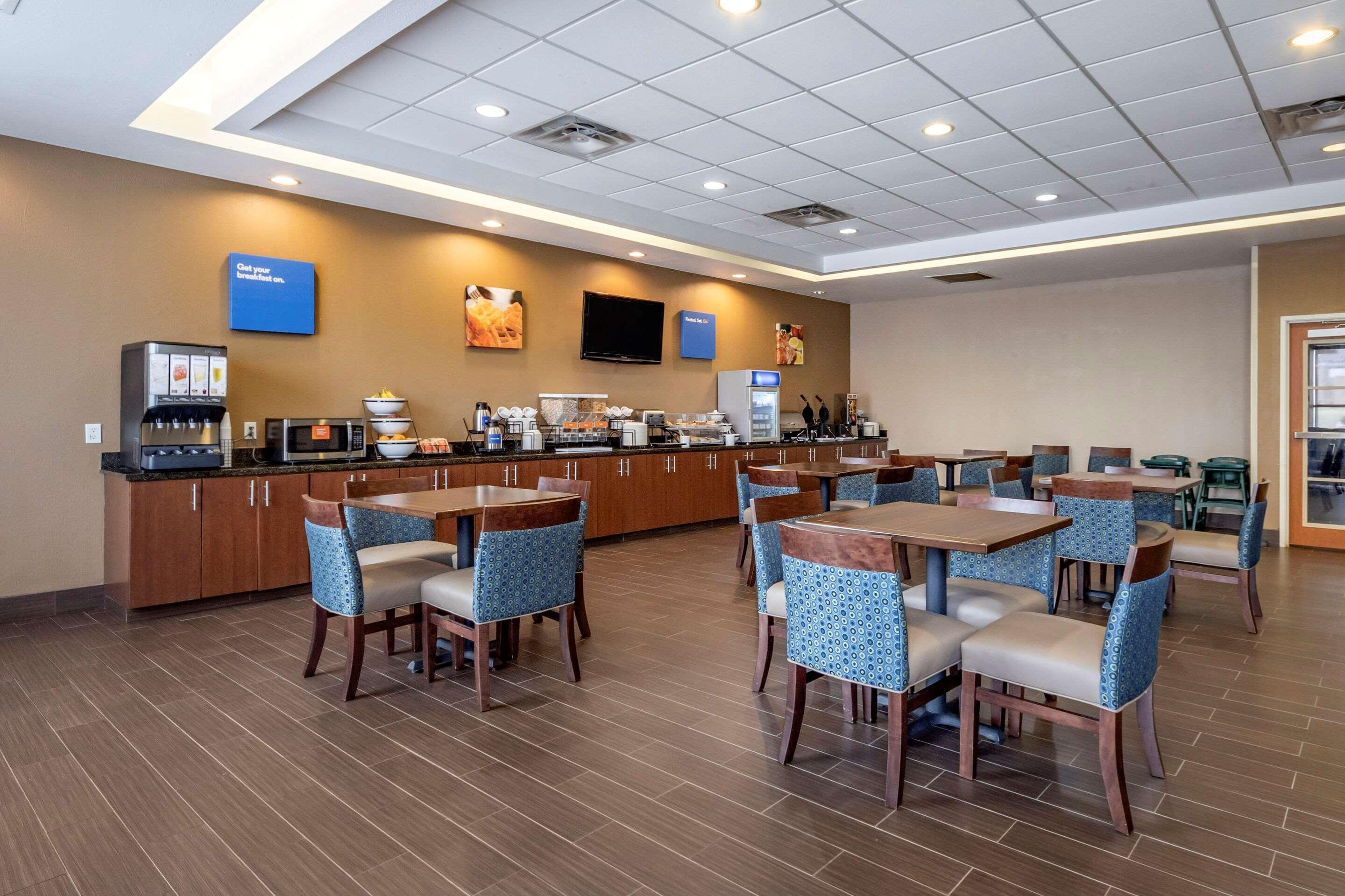 Comfort Inn & Suites Shawnee North Near I-40 Extérieur photo